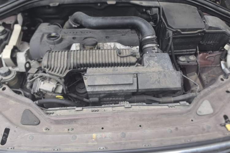Used Volvo XC60 2015 T5 AWD Zhiyuan Edition Engine Bay