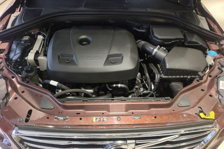 Used Volvo XC60 2015 T5 Smart Upgrade Model Engine Bay