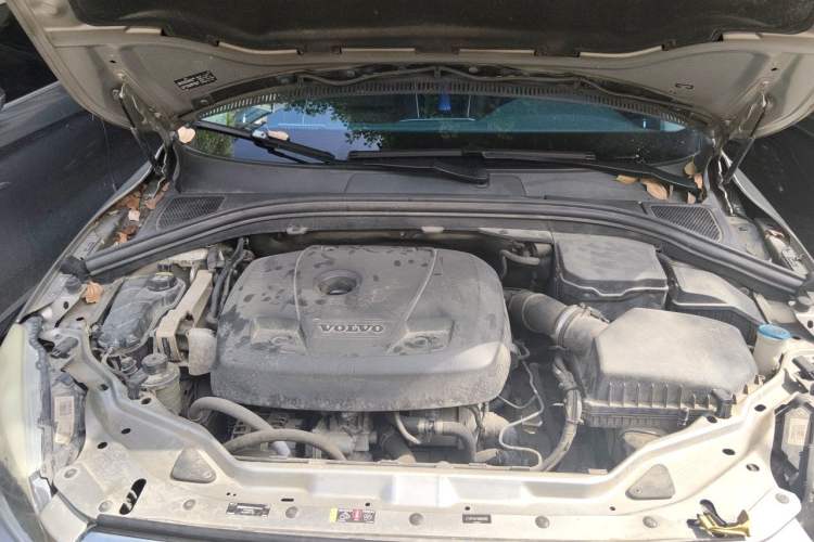 Used Volvo XC60 2015 T5 Smart Edition Engine Bay