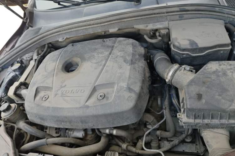 Used Volvo XC60 2015 T5 Smart Upgrade Model Engine Bay