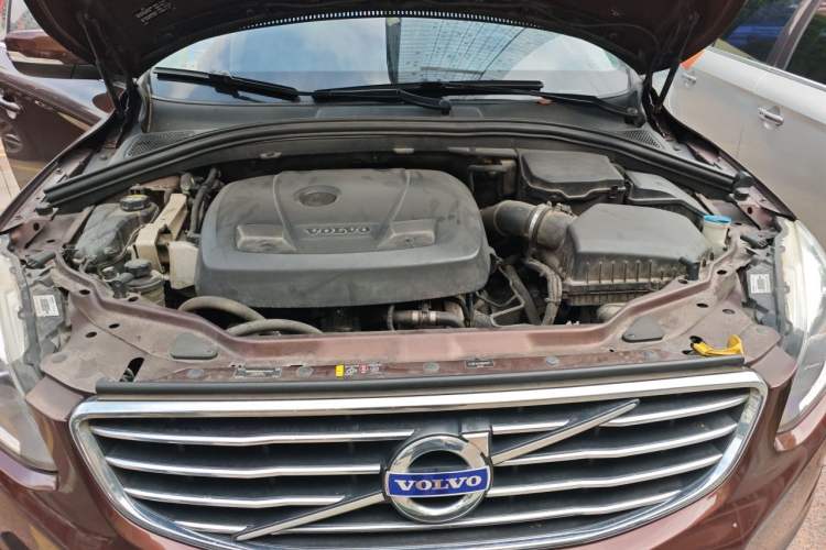 Used Volvo XC60 2015 T5 Smart Upgrade Model Engine Bay