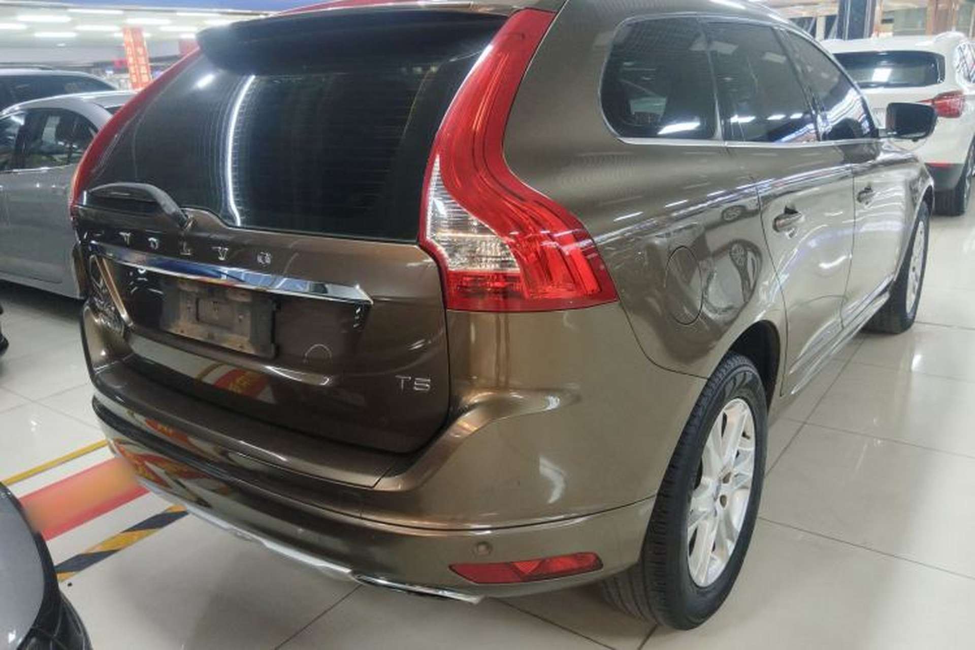 Used Volvo XC60 2015 T5 Smart Upgrade Model Exterior 5