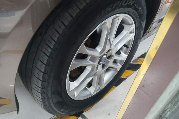 Used Volvo XC60 2015 T5 Smart Upgrade Model Exterior 7
