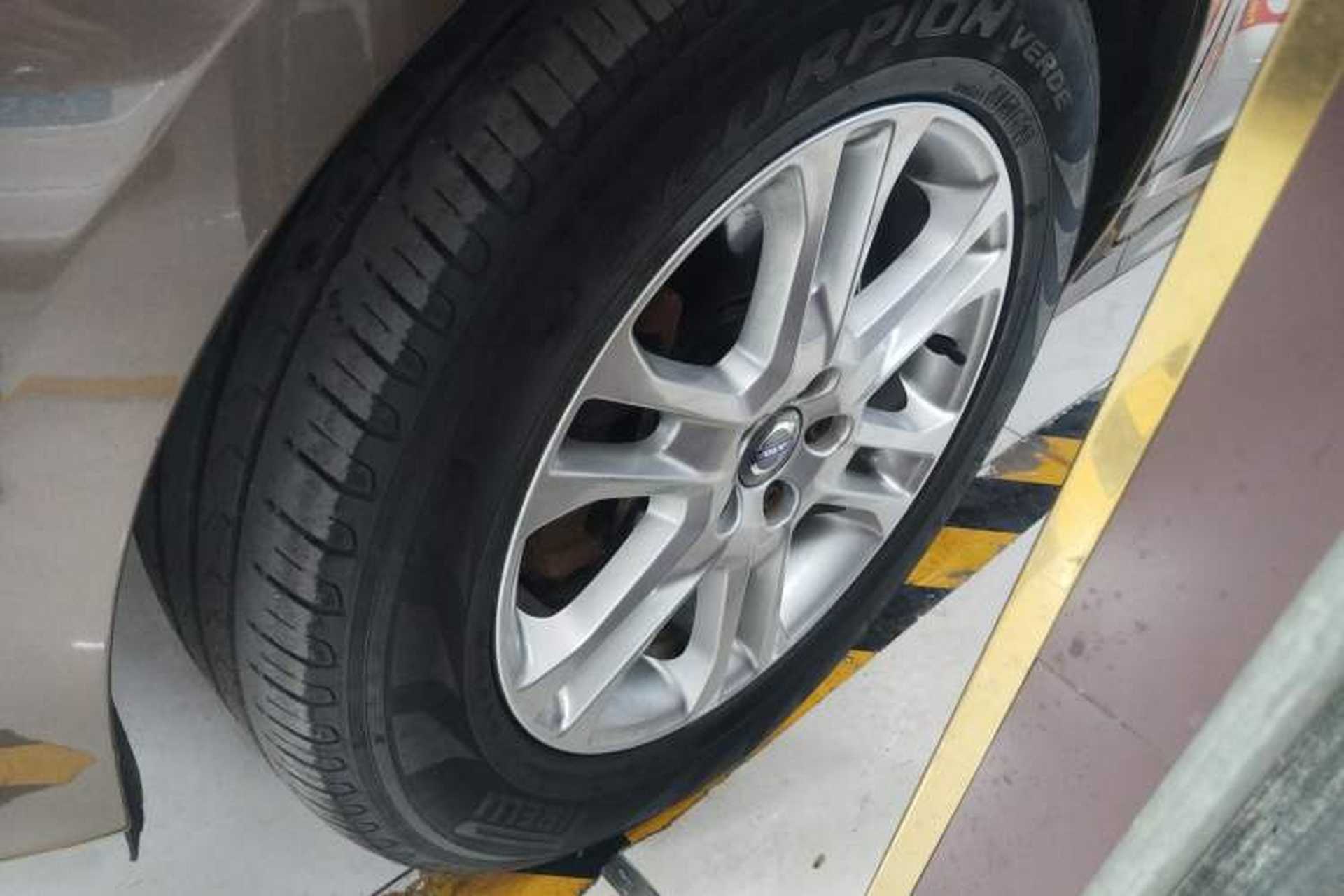 Used Volvo XC60 2015 T5 Smart Upgrade Model Exterior 7