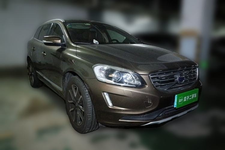 Used Volvo XC60 2015 T5 AWD Smart Drive Edition Front Right 45 Deg