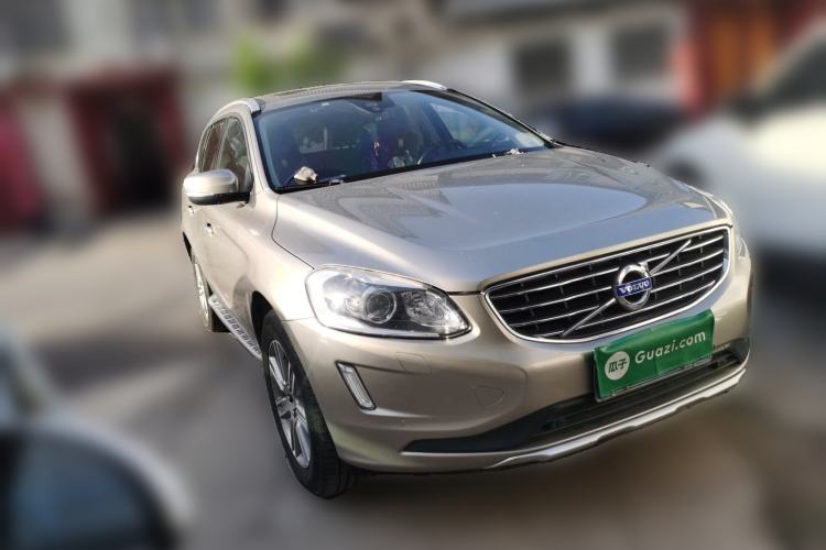 Used Volvo XC60 2015 T5 Smart Upgrade Model Front Right 45 Deg