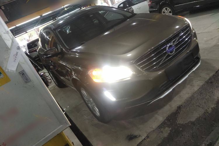 Used Volvo XC60 2015 T5 Zhiyi Edition Front Right 45 Deg
