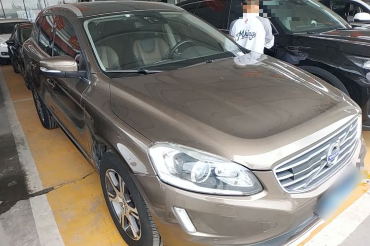 Used Volvo XC60 2015 T5 AWD Zhiyuan Edition Front Right 45 Deg