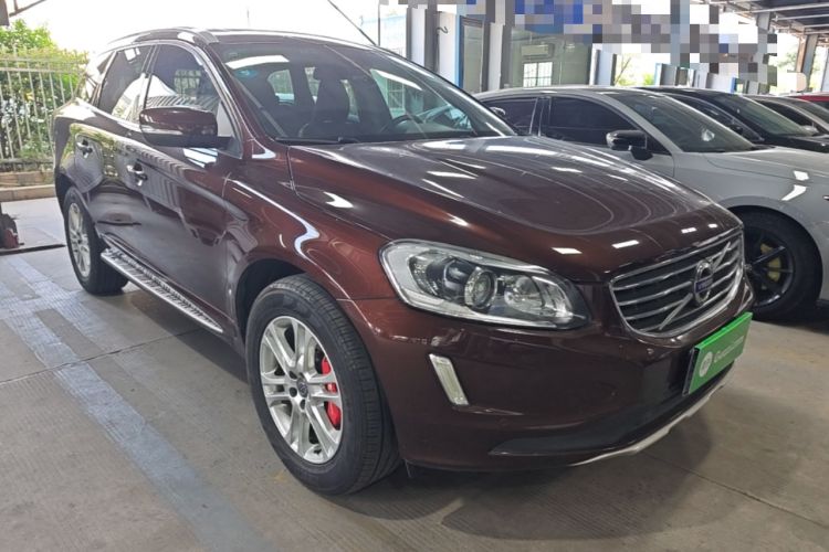 Used Volvo XC60 2015 T5 Smart Upgrade Model Front Right 45 Deg