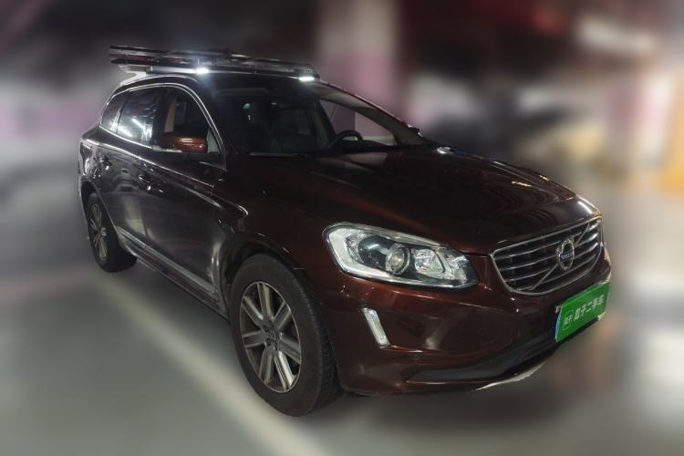 Used Volvo XC60 2015 T5 Smart Upgrade Model Front Right 45 Deg