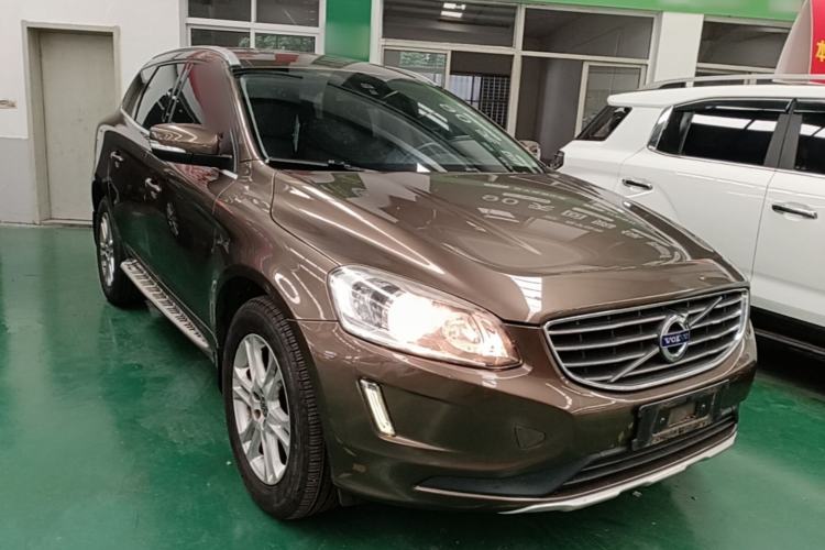 Used Volvo XC60 2015 T5 Smart Edition Front Right 45 Deg