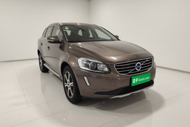 Used Volvo XC60 2015 T5 AWD Zhiyuan Edition Front Right 45 Deg