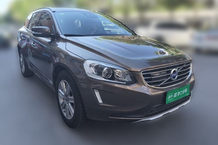 Used Volvo XC60 2015 T5 AWD Zhiyuan Edition Front Right 45 Deg