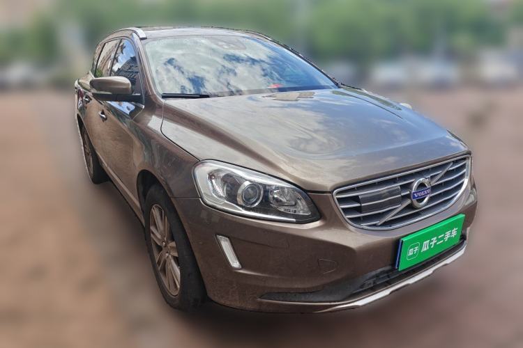 Used Volvo XC60 2015 T5 AWD Zhiyuan Edition Front Right 45 Deg