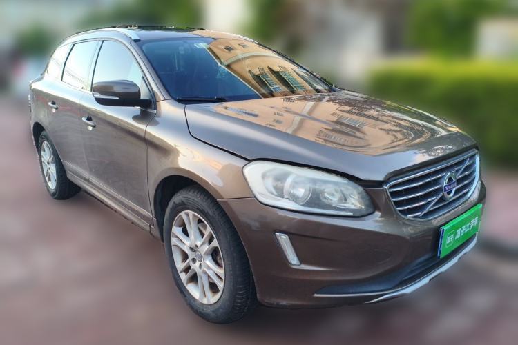 Used Volvo XC60 2015 T5 Smart Edition Front Right 45 Deg