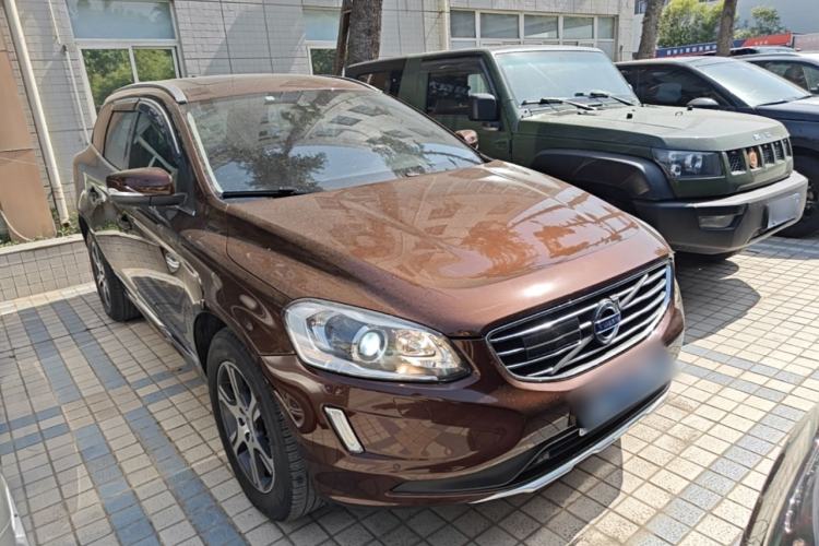 Used Volvo XC60 2015 T5 AWD Zhiyuan Edition Front Right 45 Deg