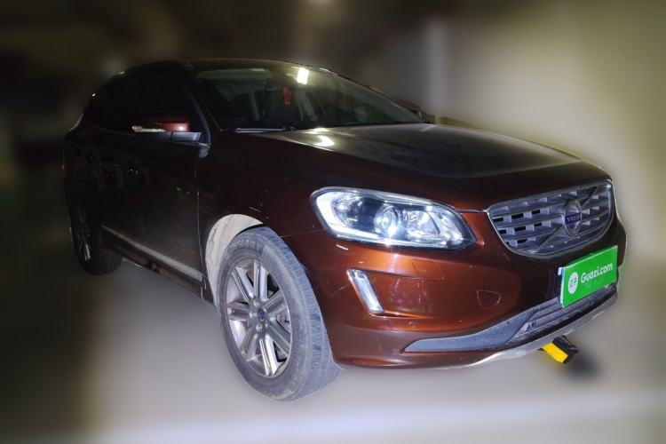 Used Volvo XC60 2015 T5 Smart Upgrade Model Front Right 45 Deg