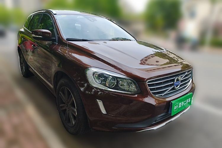 Used Volvo XC60 2015 T5 Smart Upgrade Model Front Right 45 Deg