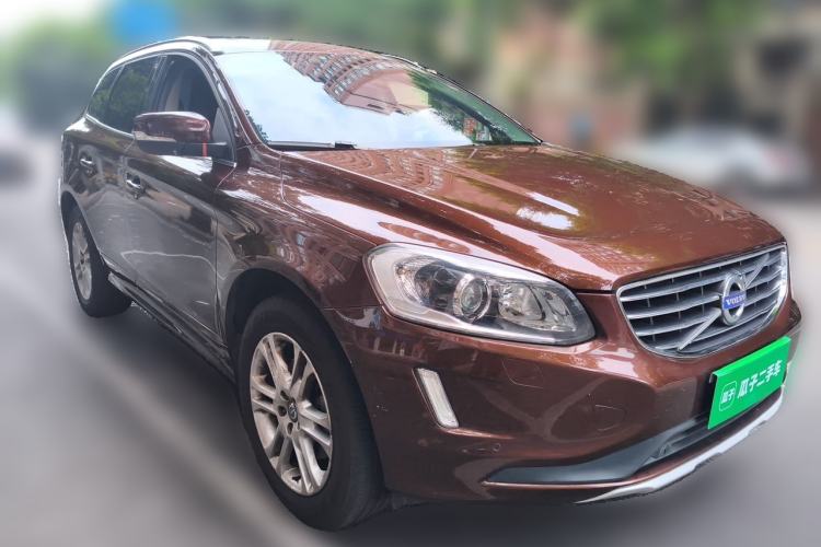 Used Volvo XC60 2015 T5 Smart Upgrade Model Front Right 45 Deg
