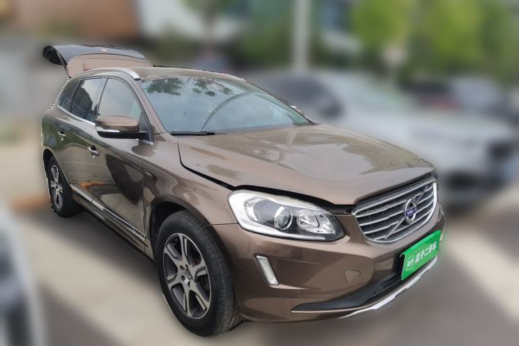 Used Volvo XC60 2015 T5 Smart Upgrade Model Front Right 45 Deg