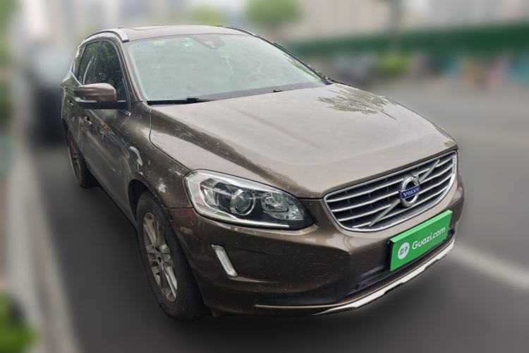 Used Volvo XC60 2015 T5 Smart Upgrade Model Front Right 45 Deg