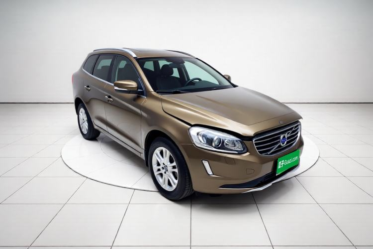 Used Volvo XC60 2015 T5 Smart Upgrade Model Front Right 45 Deg