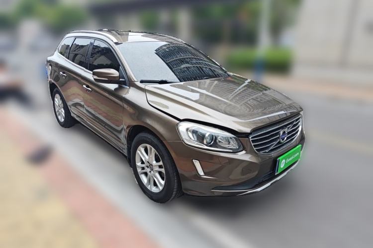 Used Volvo XC60 2015 T5 Smart Upgrade Model Front Right 45 Deg