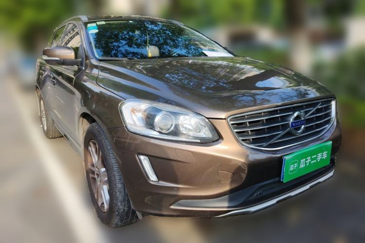 Used Volvo XC60 2015 T5 Smart Upgrade Model Front Right 45 Deg