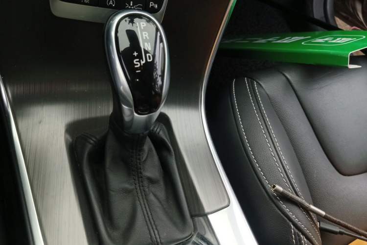 Used Volvo XC60 2015 T5 AWD Zhiyuan Edition Gear Lever