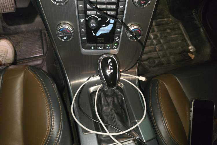 Used Volvo XC60 2015 T6 Zhiyi Edition Gear Lever