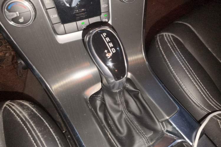 Used Volvo XC60 2015 T5 Smart Upgrade Model Gear Lever