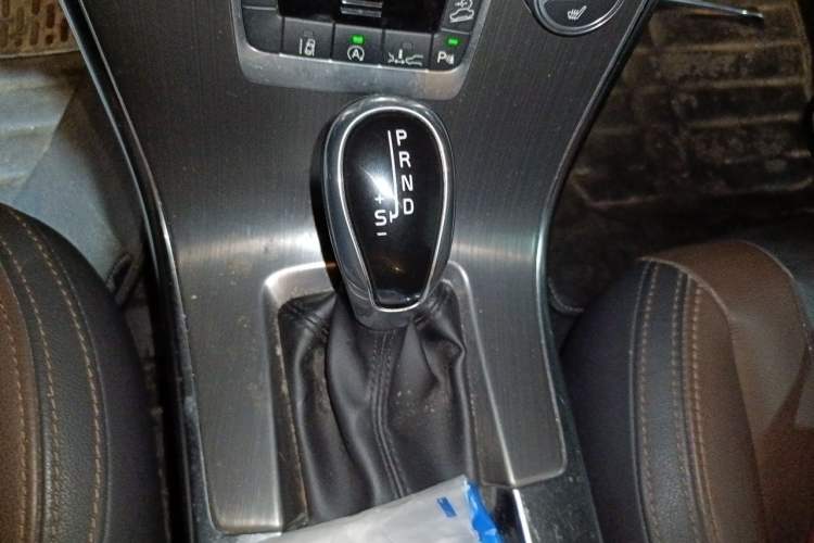 Used Volvo XC60 2015 T5 AWD Smart Drive Edition Gear Lever