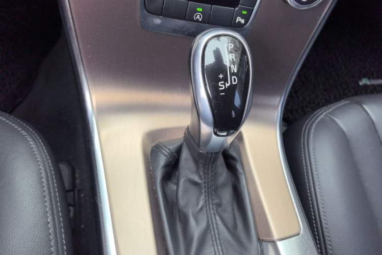 Used Volvo XC60 2015 T5 Smart Upgrade Model Gear Lever