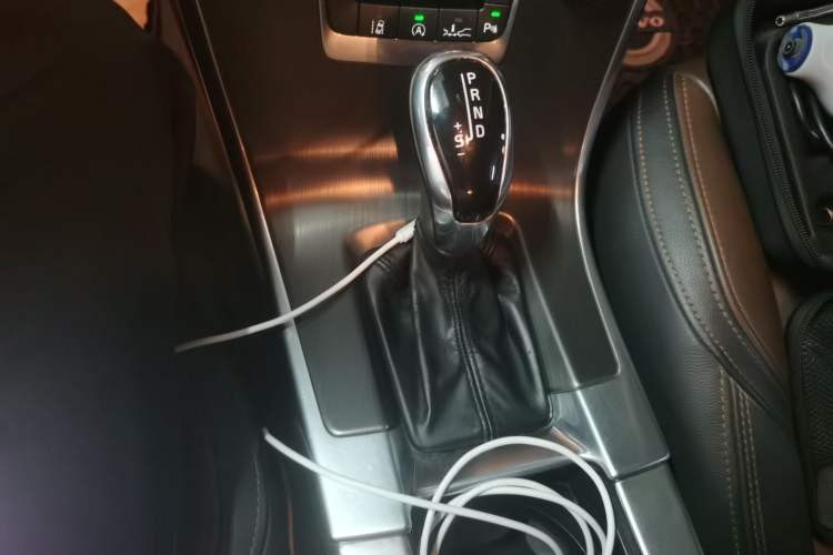 Used Volvo XC60 2015 T5 AWD Smart Drive Edition Gear Lever