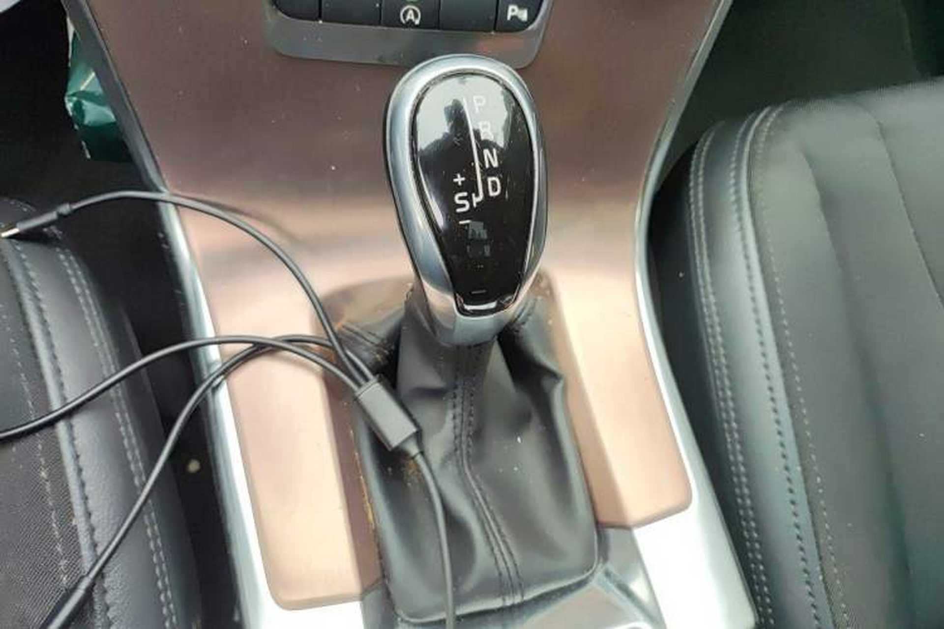 Used Volvo XC60 2015 T5 Smart Edition Gear Lever