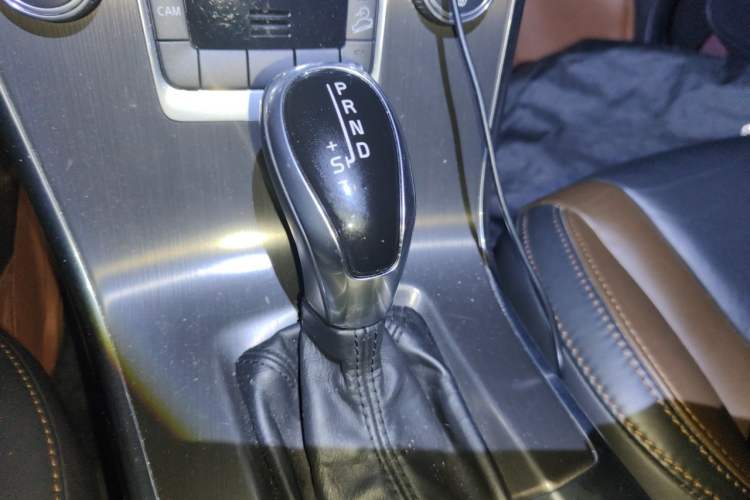 Used Volvo XC60 2015 T6 Zhiyi Edition Gear Lever
