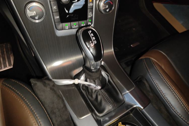 Used Volvo XC60 2015 T6 Zhiya Edition Gear Lever