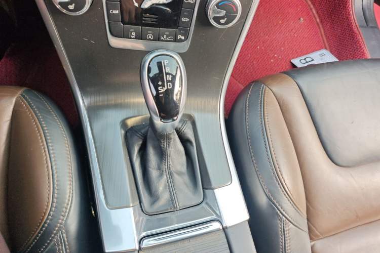 Used Volvo XC60 2015 T5 Zhiya Edition Gear Lever