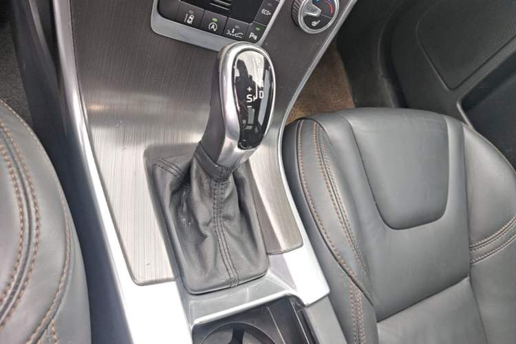 Used Volvo XC60 2015 T5 Zhiya Edition Gear Lever