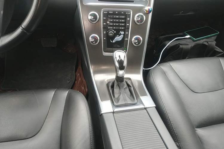 Used Volvo XC60 2015 T5 Zhiyi Edition Gear Lever