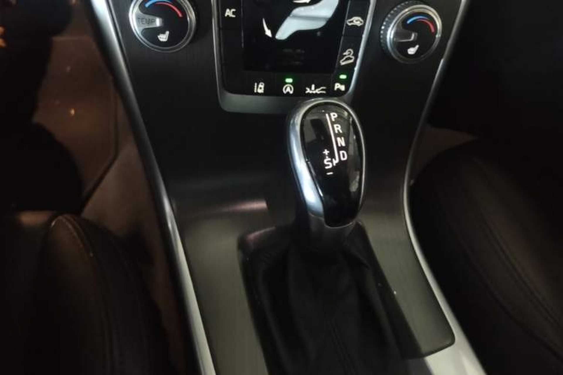 Used Volvo XC60 2015 T5 AWD Zhiyuan Edition Gear Lever