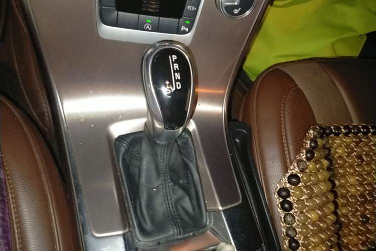 Used Volvo XC60 2015 T5 Smart Upgrade Model Gear Lever