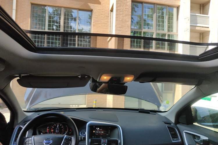 Used Volvo XC60 2015 T5 AWD Zhiyuan Edition Headliner