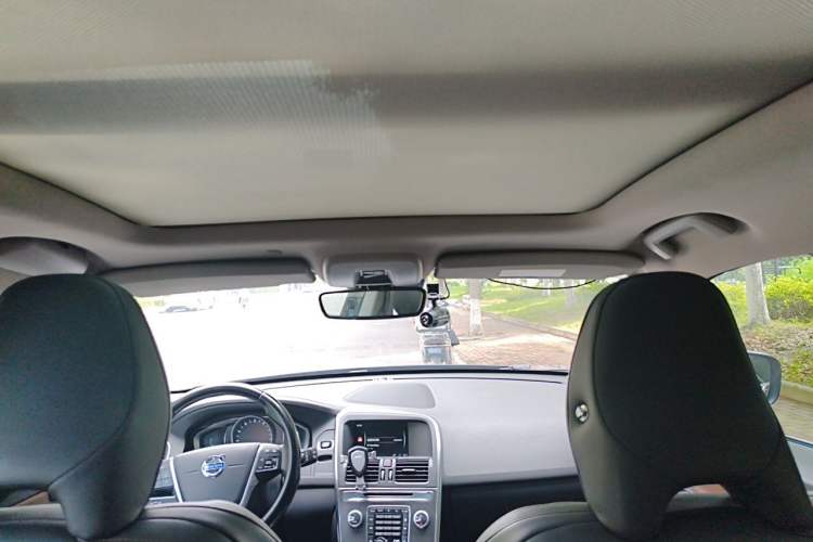 Used Volvo XC60 2015 T5 Smart Upgrade Model Headliner