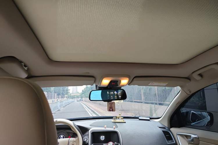 Used Volvo XC60 2015 T5 Smart Upgrade Model Headliner