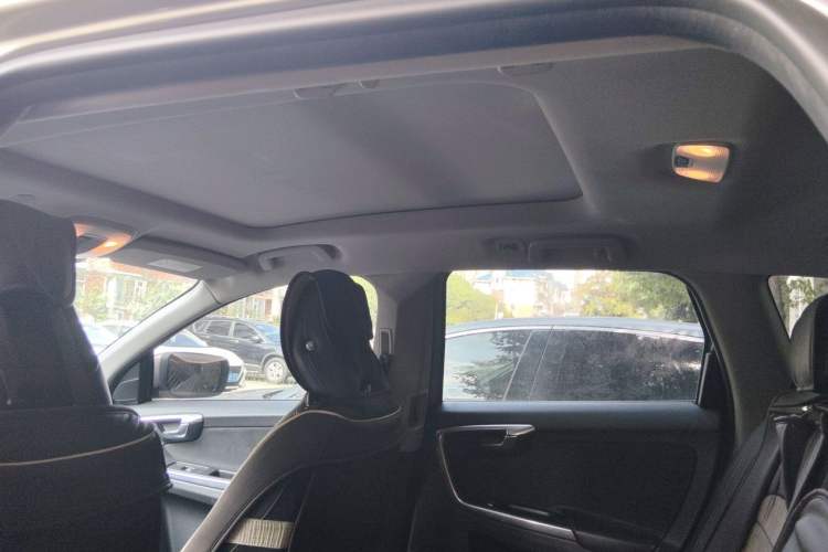 Used Volvo XC60 2015 T5 Smart Edition Headliner