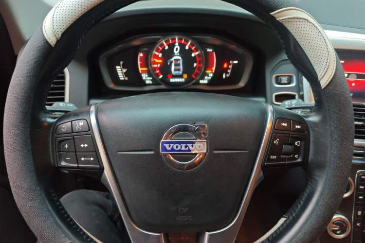 Used Volvo XC60 2015 T5 AWD Zhiyuan Edition Instrument Cluster