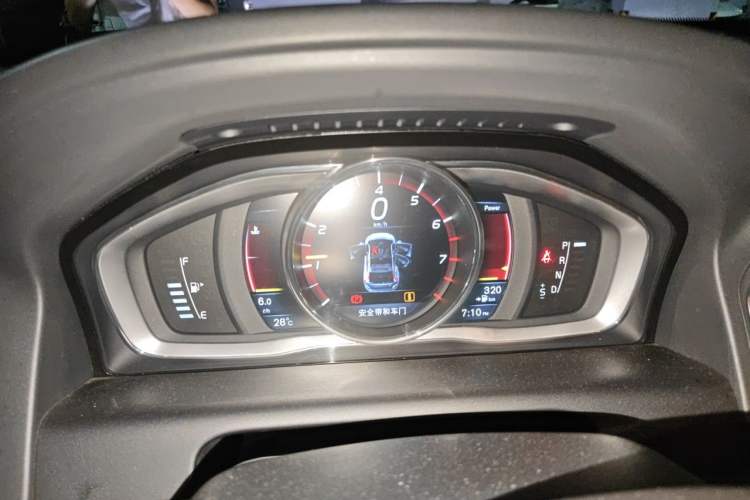 Used Volvo XC60 2015 T5 Smart Upgrade Model Instrument Cluster