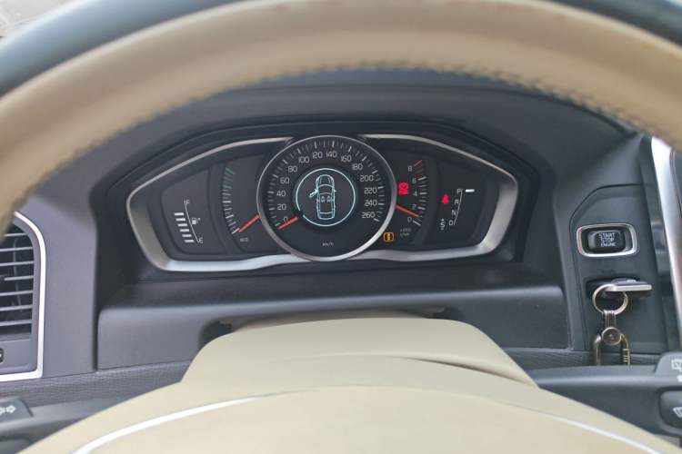 Used Volvo XC60 2015 T5 Smart Upgrade Model Instrument Cluster
