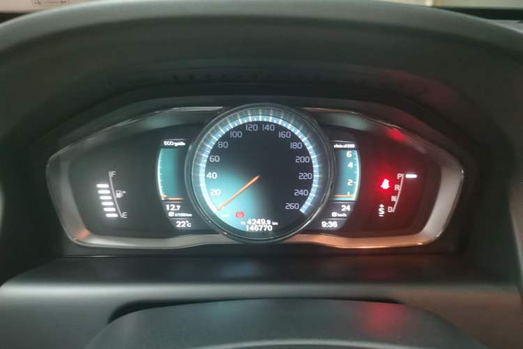 Used Volvo XC60 2015 T5 AWD Smart Drive Edition Instrument Cluster